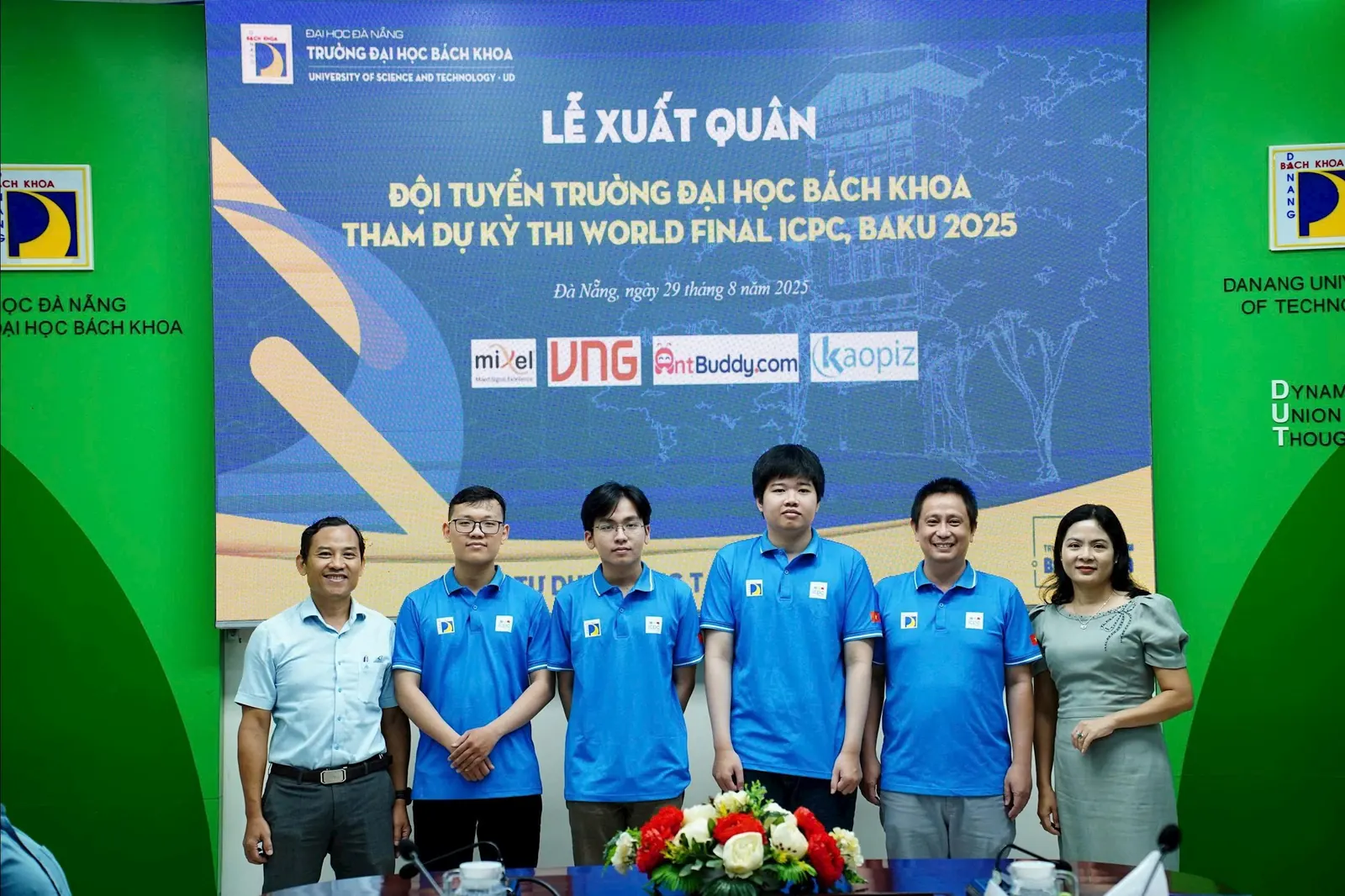 Bốn cựu học sinh Trường THPT Chuyên Lê Quý Đôn cùng lên đường chinh phục Chung kết Thế giới ICPC 2025