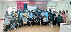 Đoàn học sinh và giáo viên của Trường kỹ thuật Temasek, Singapore thăm và giao lưu học tập