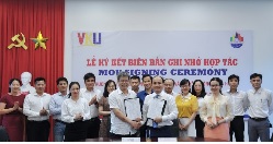 Hợp tác đầu tiên được ký kết giữa một đại học chuyên ngành CNTT&TT với trường THPT chuyên